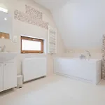 Erlenův Dvůr 3*