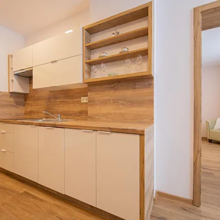 Konukevi Erlenuv Dvur 3*