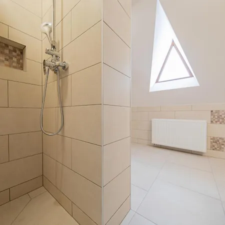 Erlenuv Dvur 3*